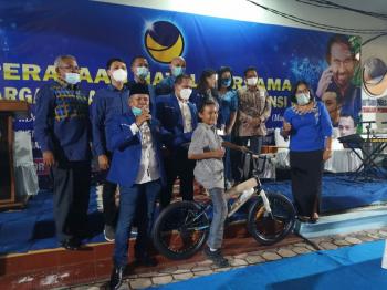 Perayaan Natal Bersama NasDem Riau Serahkan Bantuan untuk Panti Asuhan Elsadai